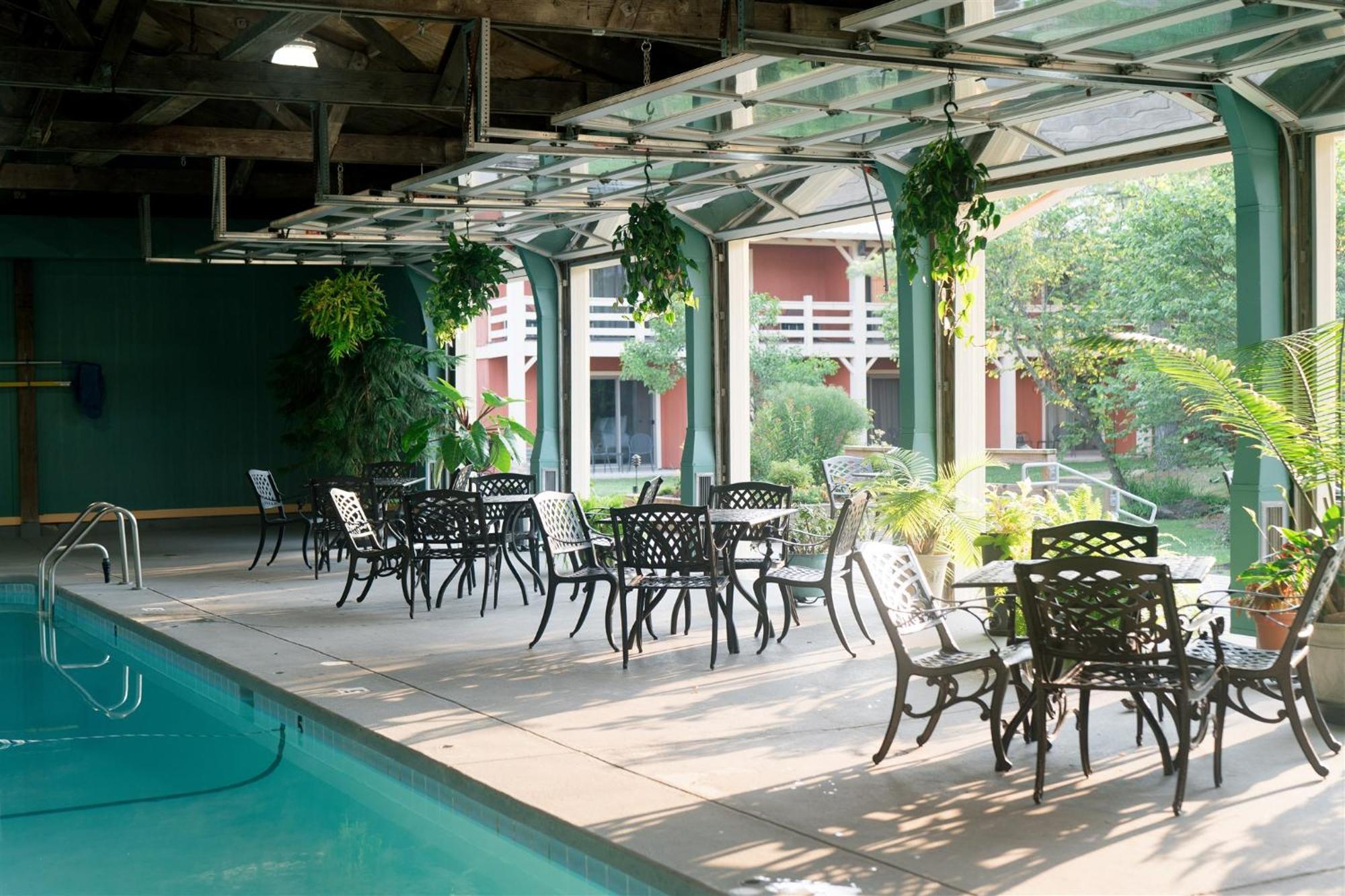 Brown County Inn Nashville Exterior photo